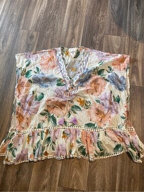 Z&L Floral V-Neck Tunic Top in Pastel Multi